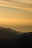 Ventoux : Temps brumeux vers les Alpes depuis le sommet du Mont Ventoux
