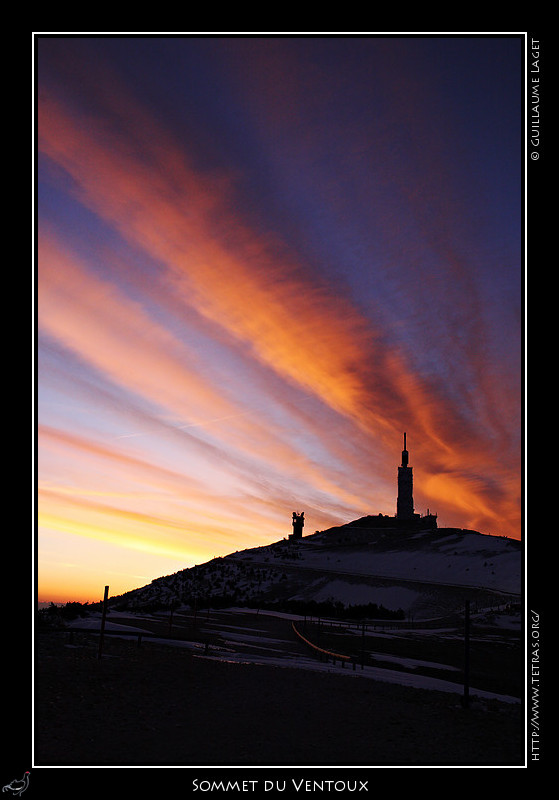 Rcits de randonnes : Le sommet du Mont Ventoux un jour de lever de soleil voil