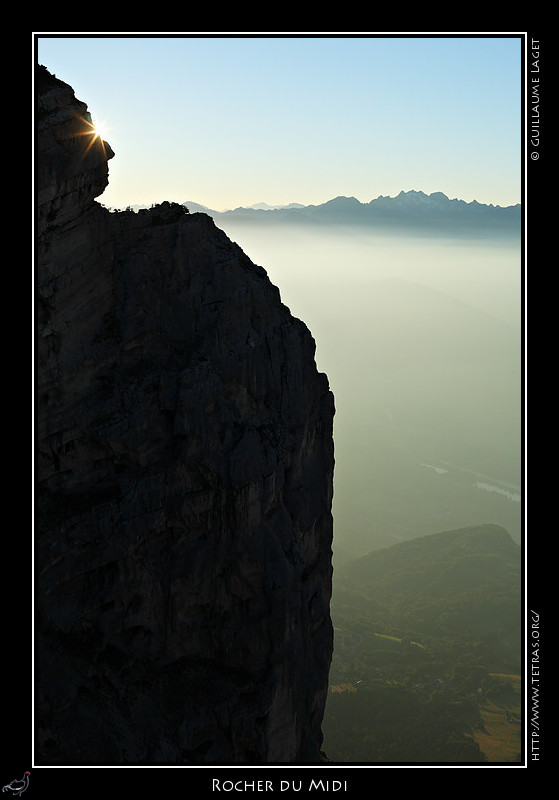 Rcits de randonnes : Silhouette dans la falaise du rocher du Midi et soleil