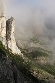 Vercors : Brumes et falaises sous les rochers du Playnet