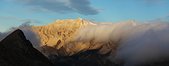 Gapencais : Lever de soleil sur les falaises du pic de Bure
