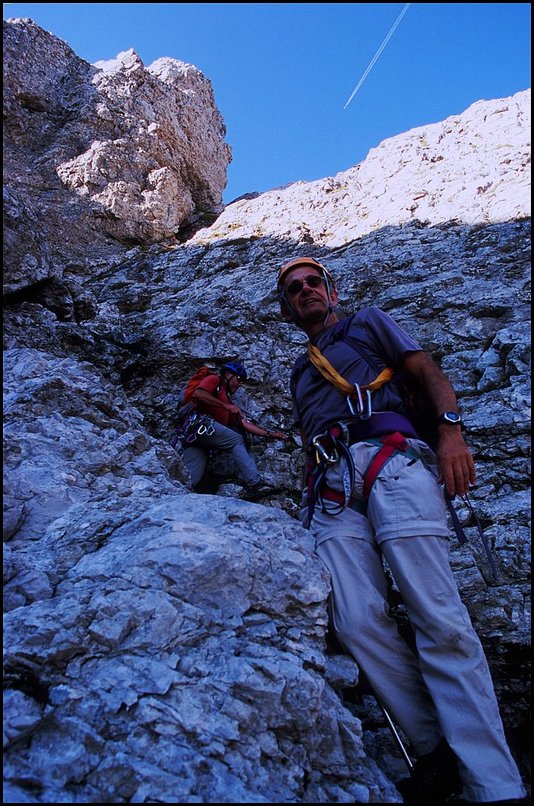 Récits de randonnées : Des vires rocheuses pour commencer...au début, l'itinéraire zig-zague entre escaliers et petites vires rocheuses.
 
