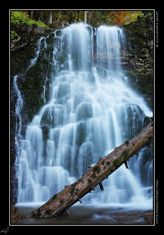 Photo :  Un petit retour en arrière sur l'automne...avec une cascade sur le Guiers Mort, sous la Dent de Crolles... 
