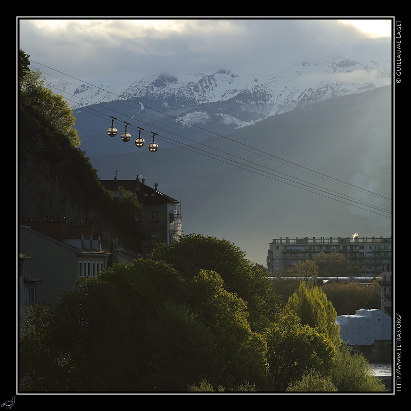 Photo : Lever de soleil sur les Bulles et l'Isère 
