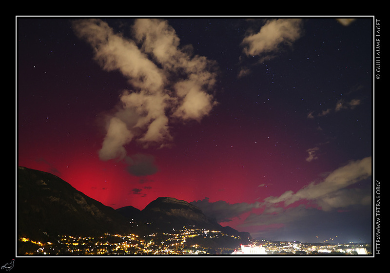 Photo : Aurore polaire sur les contreforts de la Chartreuse 
