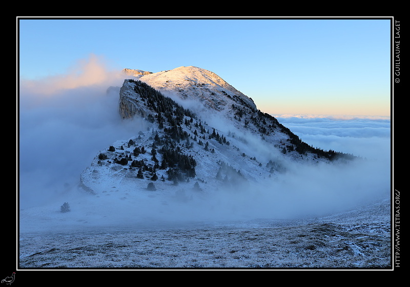 Photo : Cr�tes embrum�es sur le Vercors 
