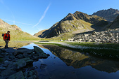 Reflets dans le lac blanc de la Valloire, Belledonne